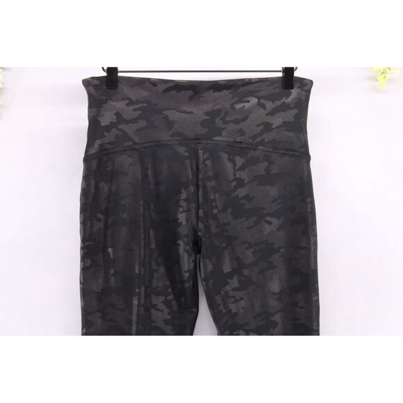 Spanx Women's Plus Faux Leather Black Camo Leggings Sz XL - Picture 3 of 9